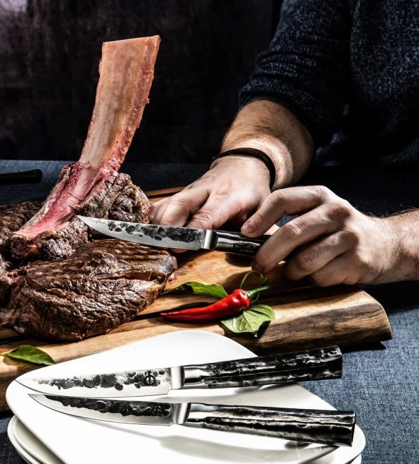 Steakové nože: kedy ich potrebujete a aké si vybrať?