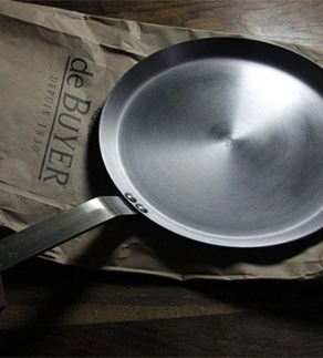 De Buyer: Top výrobca (nielen) oceľových panvíc