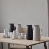 Vákuová kanvica NORMAN FOSTER 1 l, antracitová farba, plast, Stelton