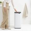 225867 4 dotykovy odpadkovy kos bo 30 l platinova ocel brabantia