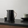 161540 2 vakuova termoska na caj emma black 1 l danish modern 2 0 stelton